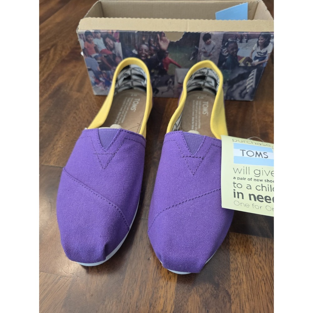 TOMS Womens  CAMPUS CLASSICS CANVAS SHOES‎ UNIVERSITY OF EAST CAROLINA US SIZE 7